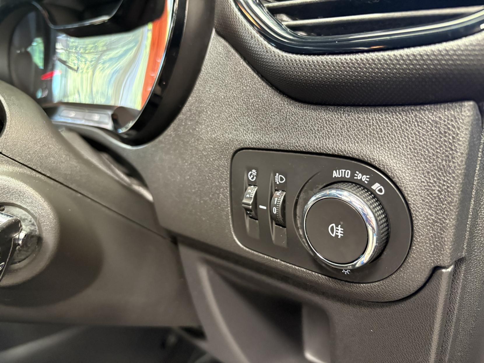 Vauxhall Crossland X - Image 16
