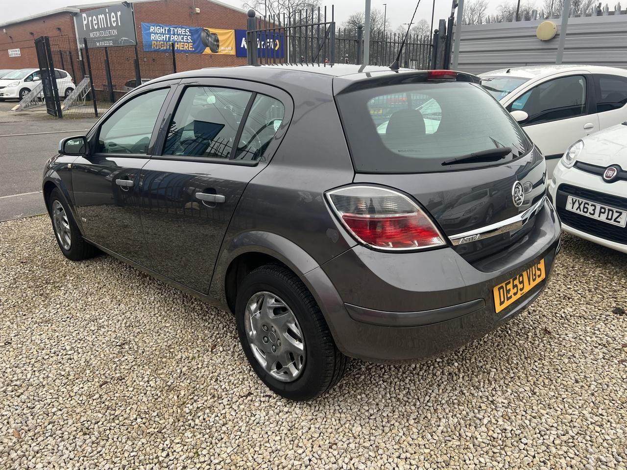 Vauxhall Astra - Image 4
