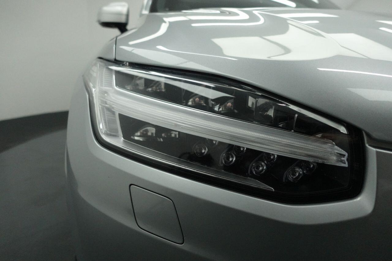 Volvo XC90 - Image 18