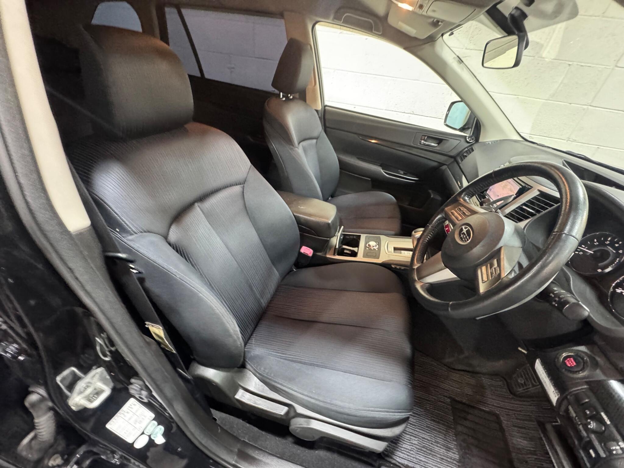 Subaru Legacy - Image 8