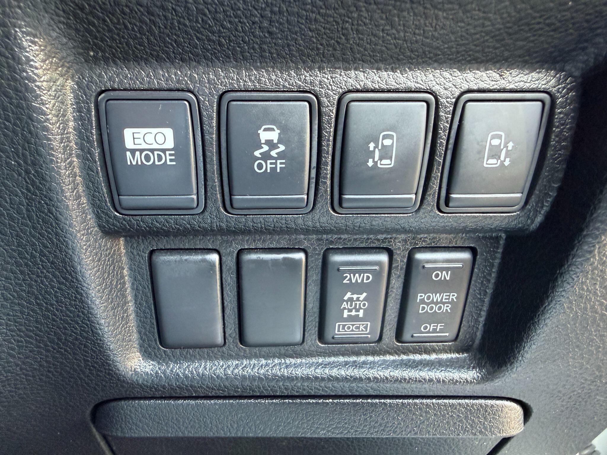 Nissan Elgrand - Image 58