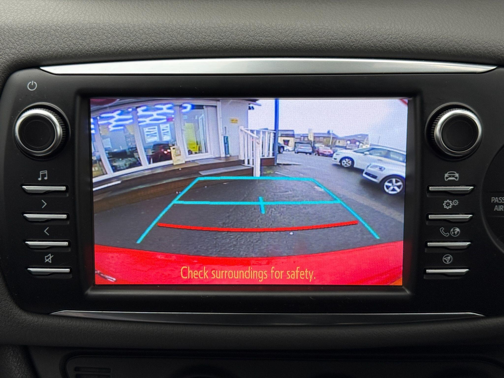 Toyota Yaris - Image 40