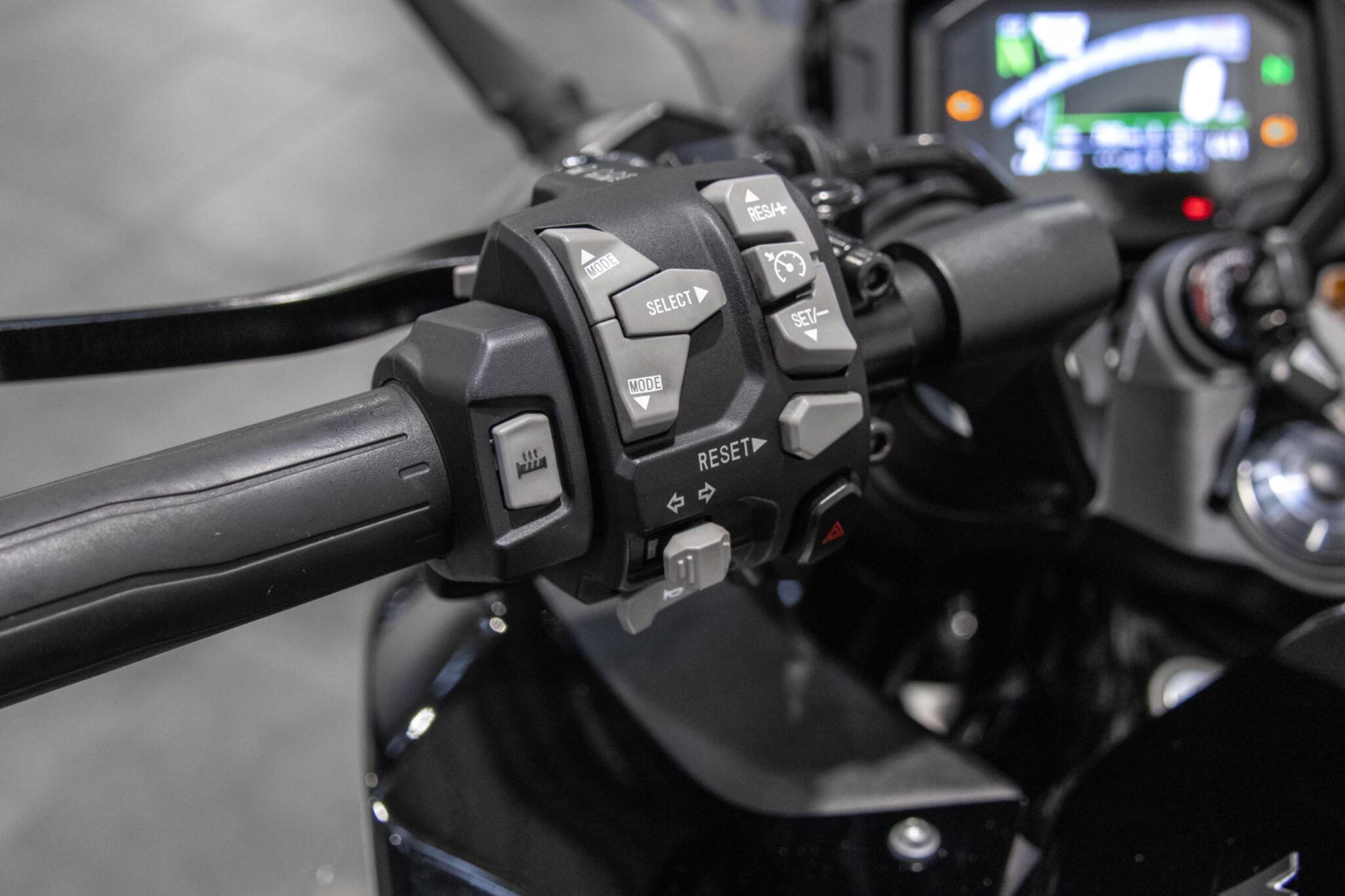 Kawasaki Ninja 1000SX - Image 12