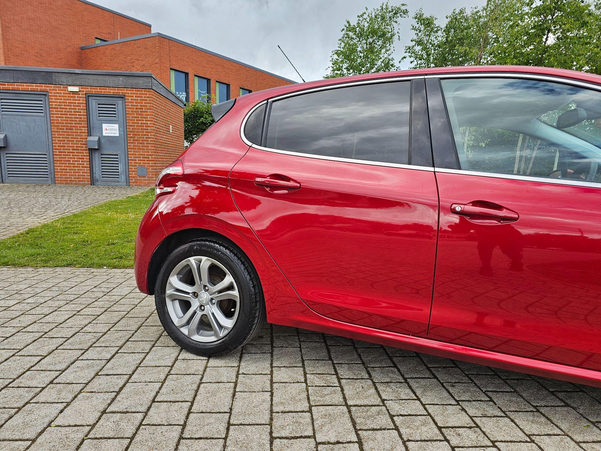 Peugeot 208 - Image 7