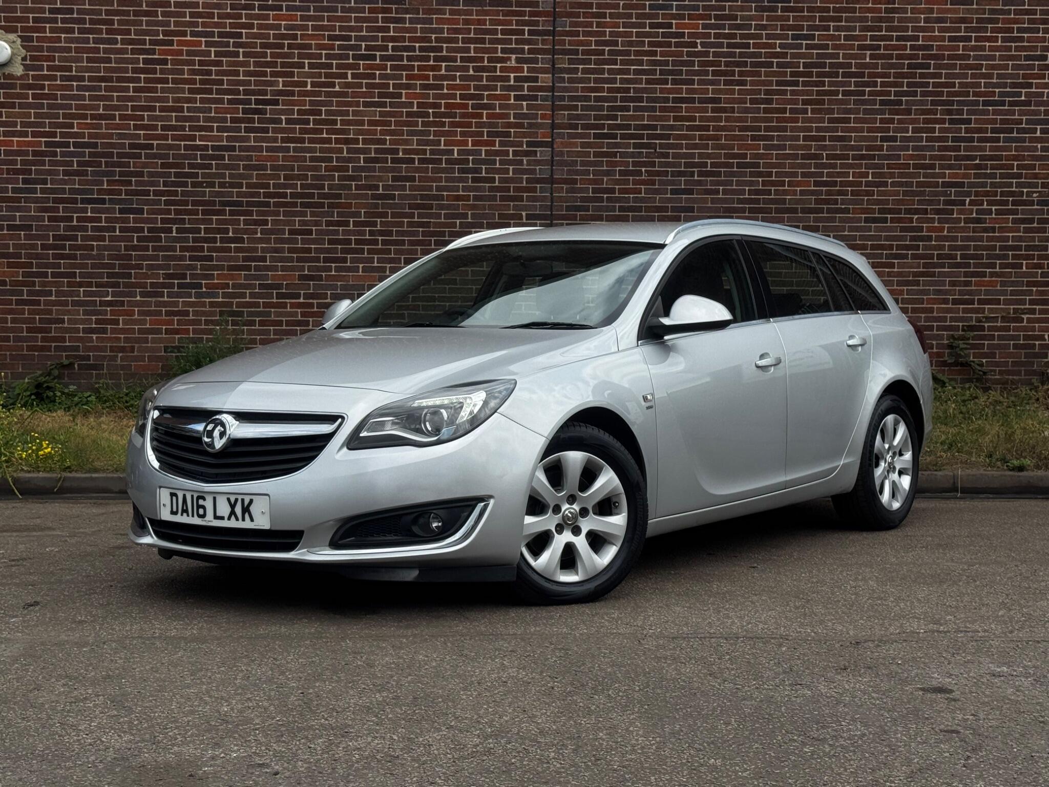 Vauxhall Insignia - Image 2