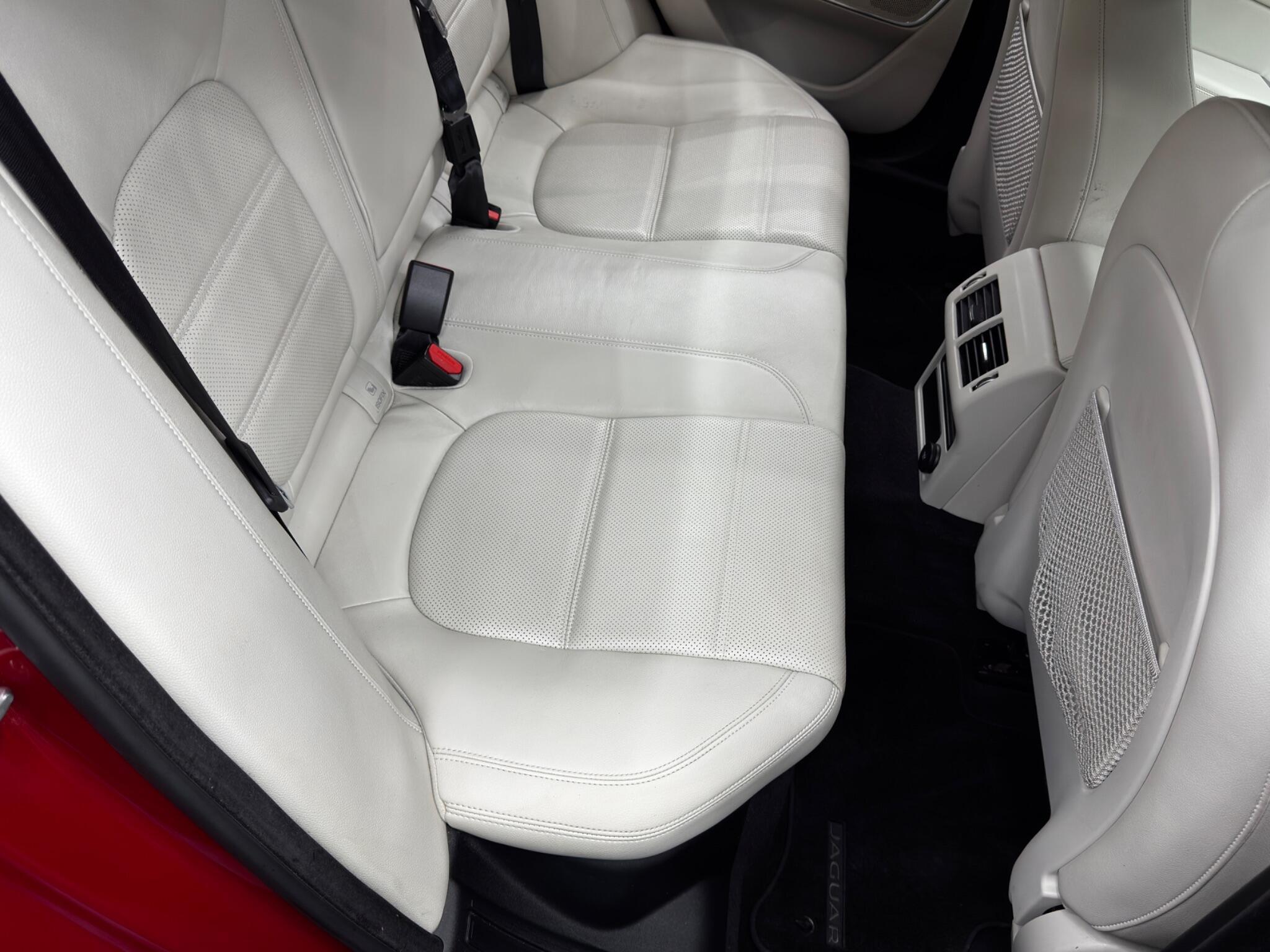 Jaguar XE - Image 15