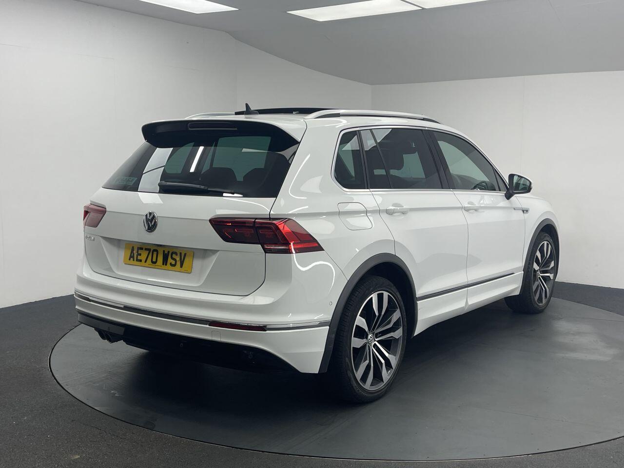 Volkswagen Tiguan - Image 11