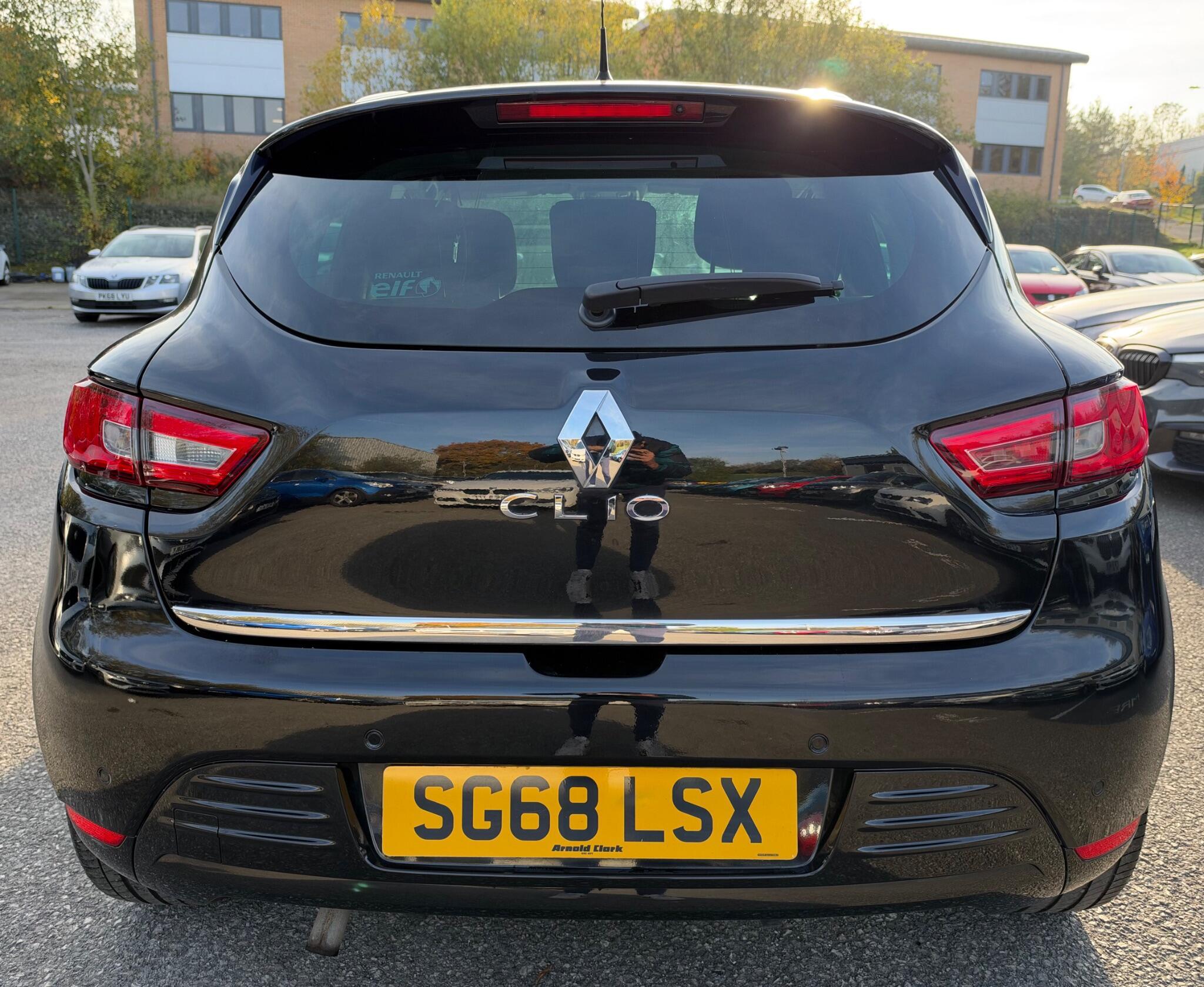 Renault Clio - Image 10