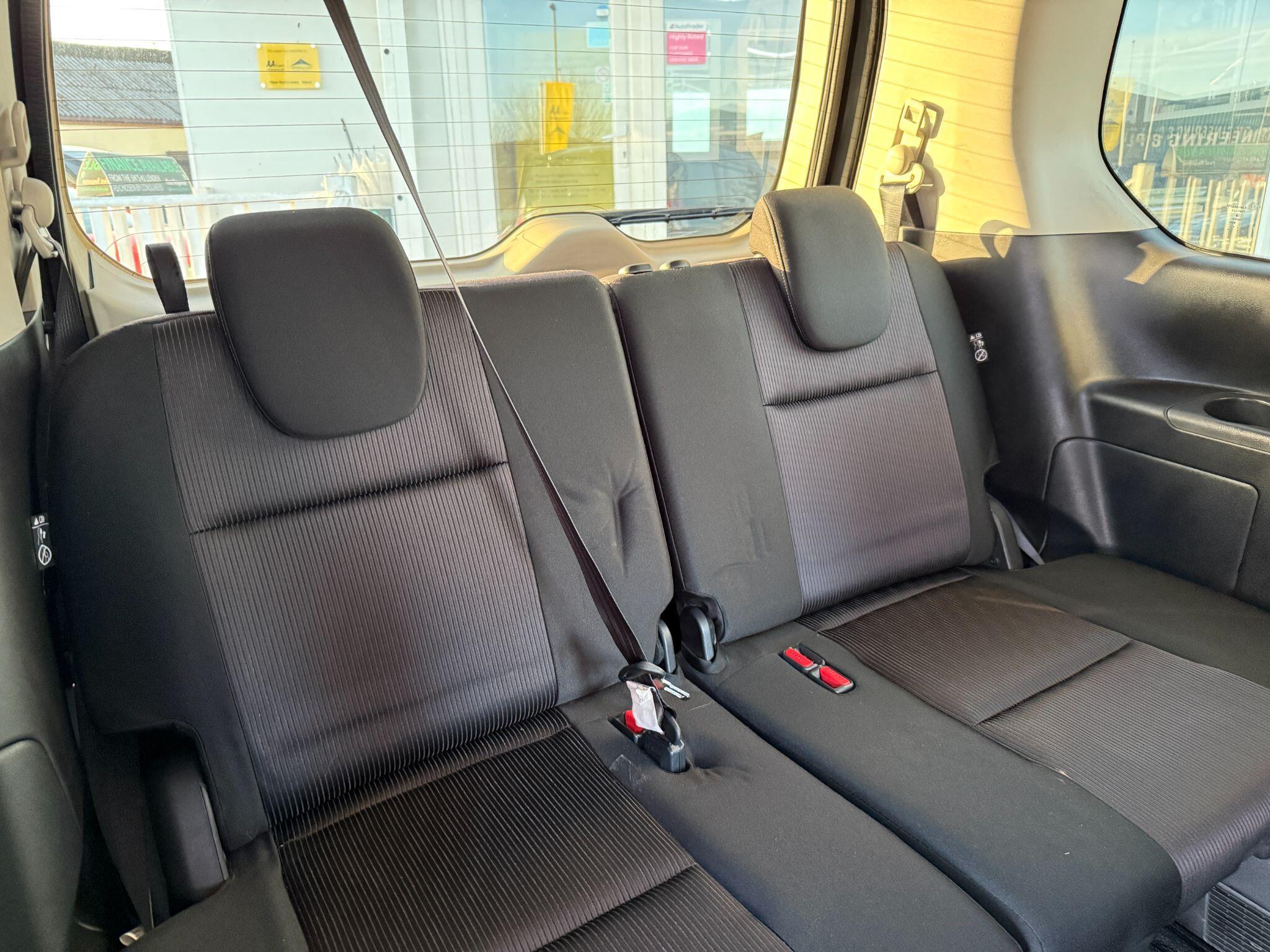 Nissan Serena - Image 43