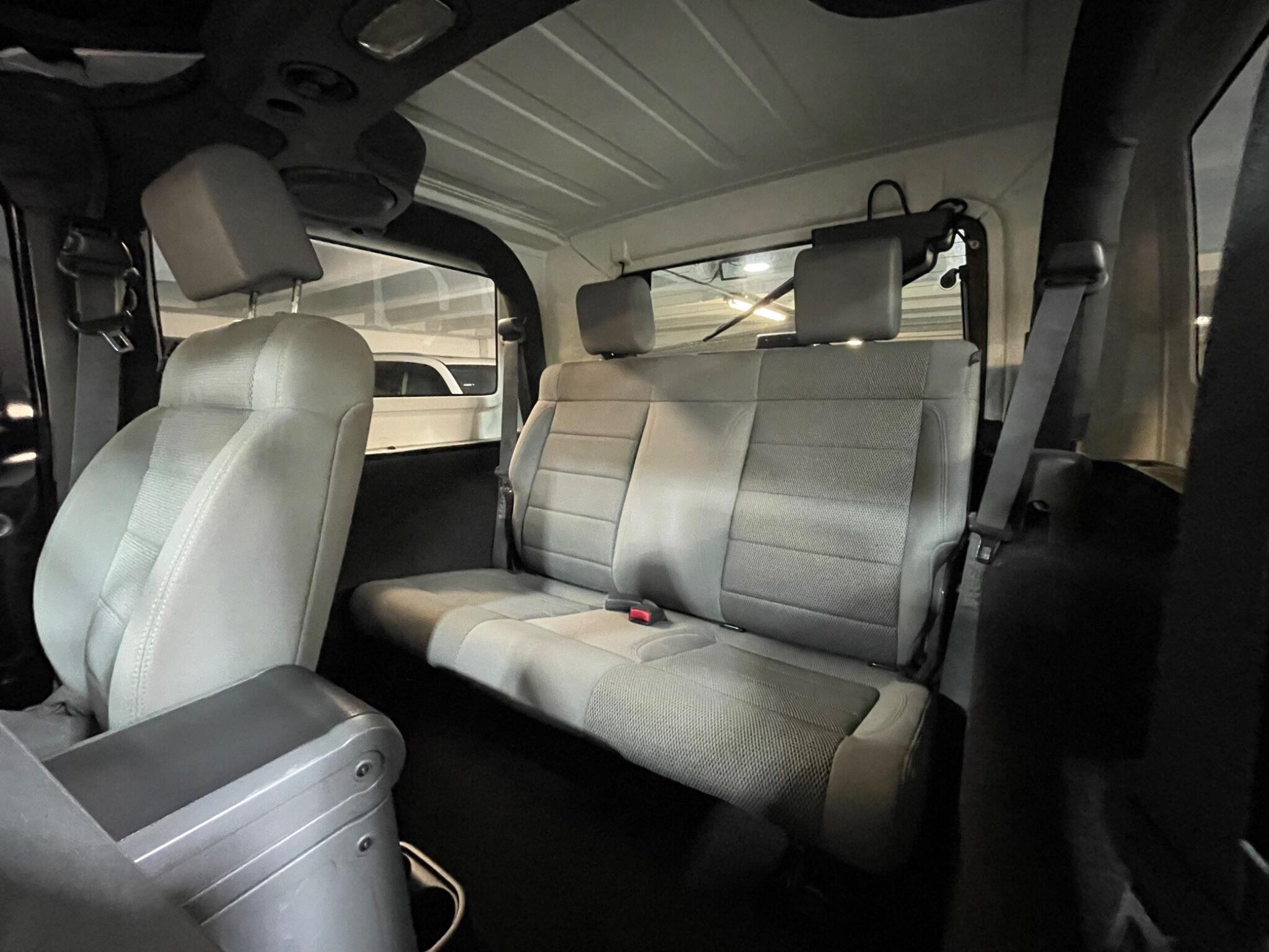 Jeep Wrangler - Image 11