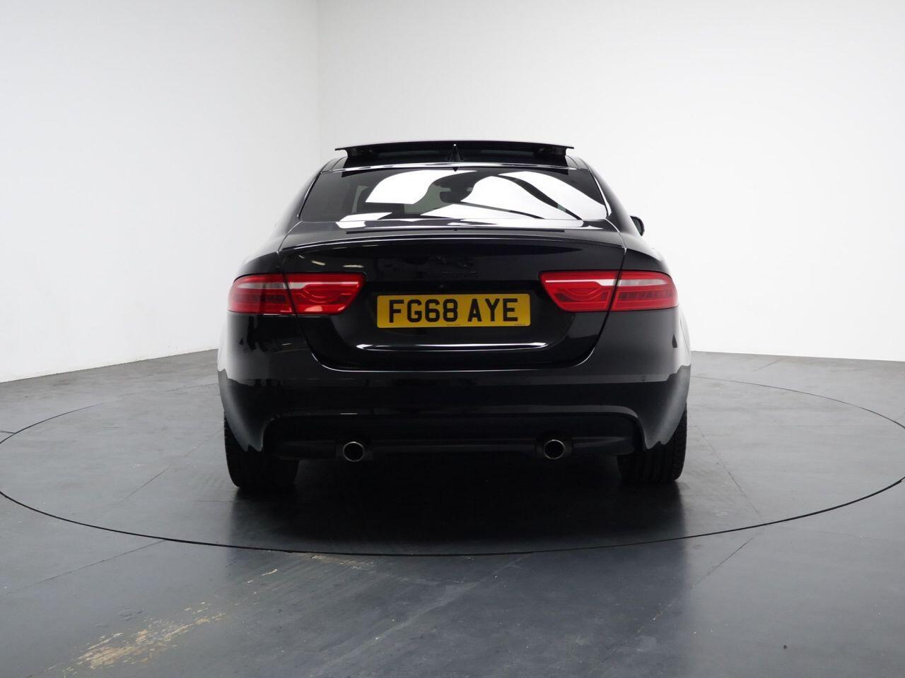 Jaguar XE - Image 6
