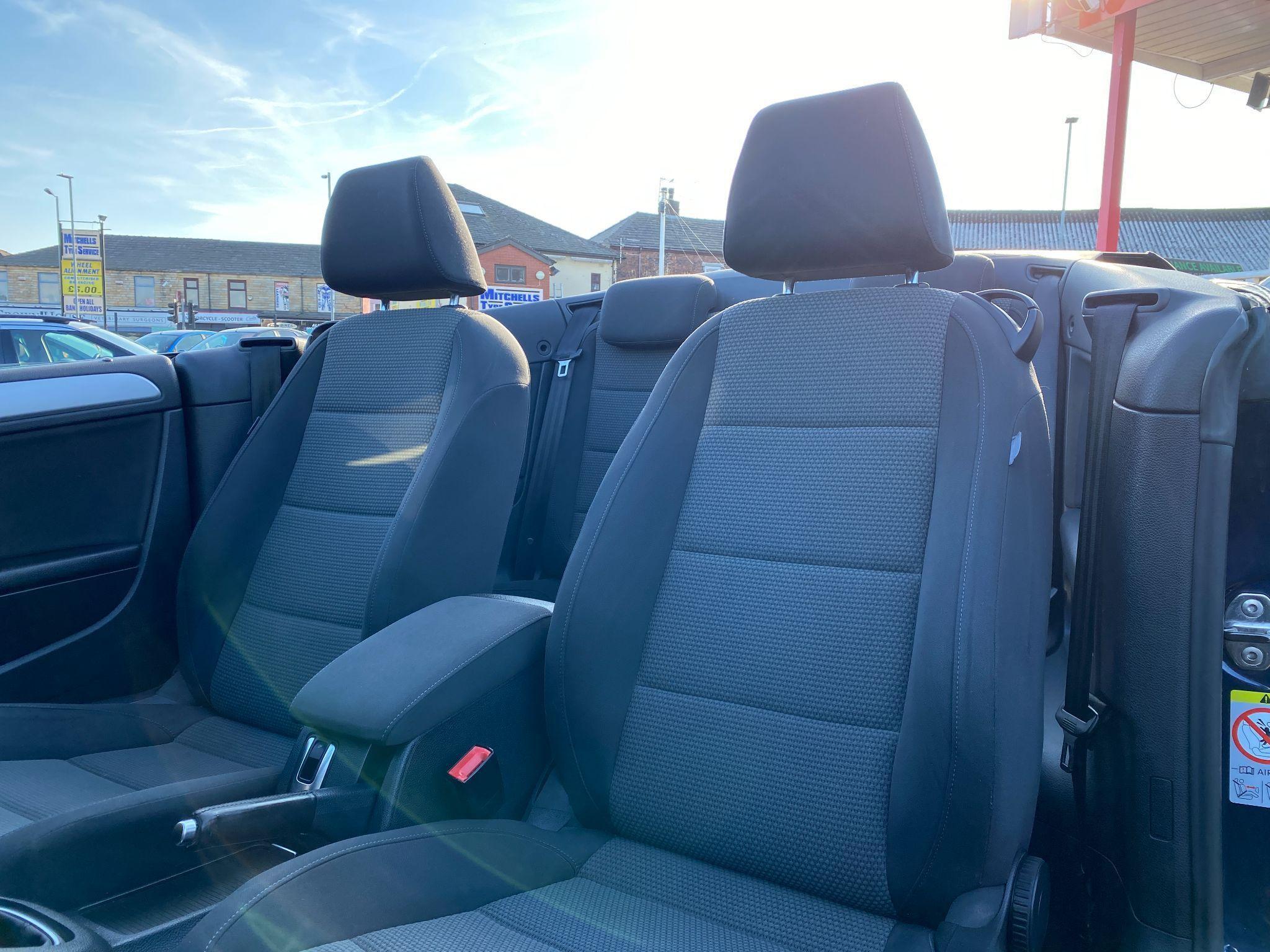 Volkswagen Golf - Image 30