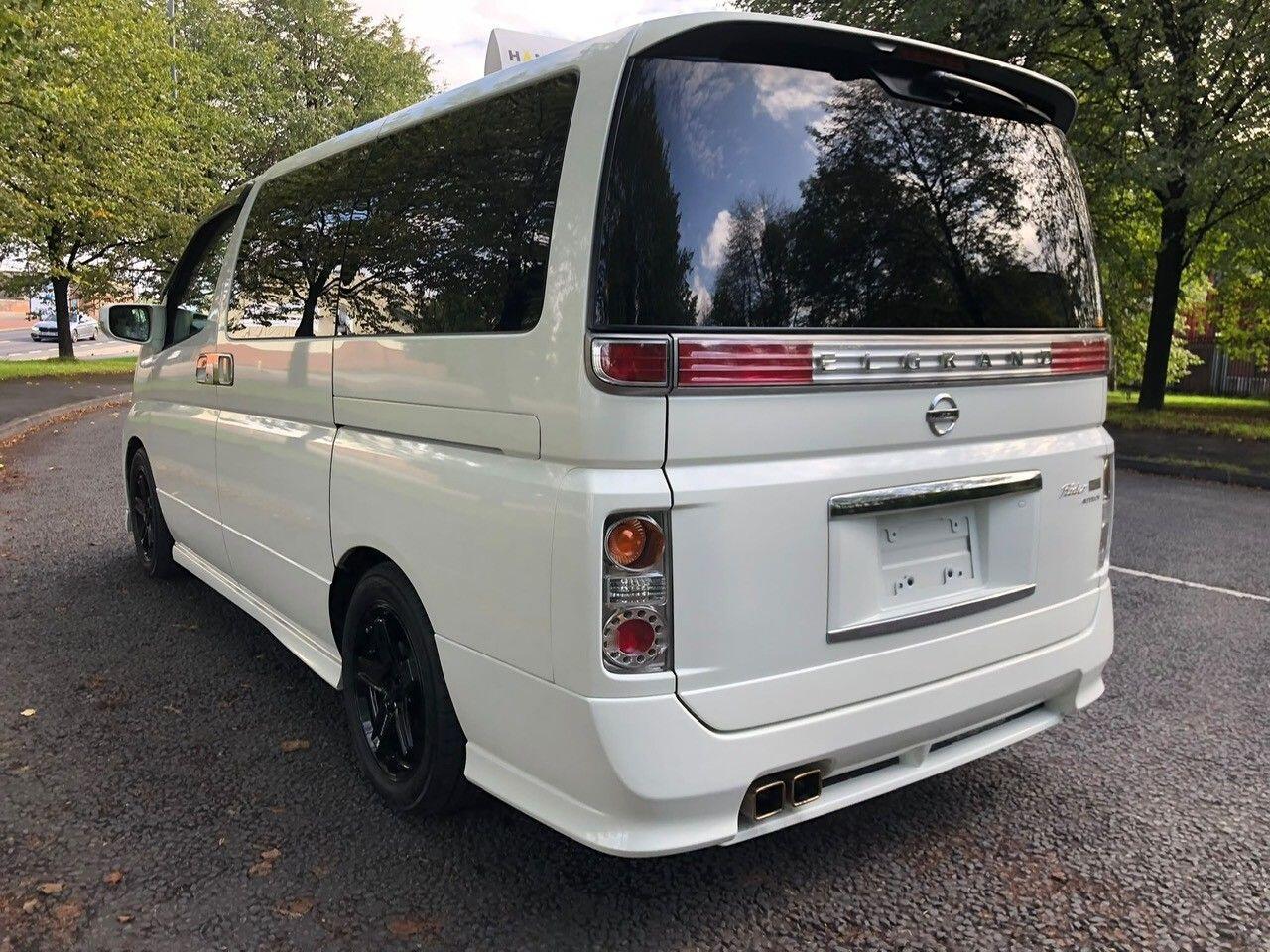 Nissan Elgrand - Image 5