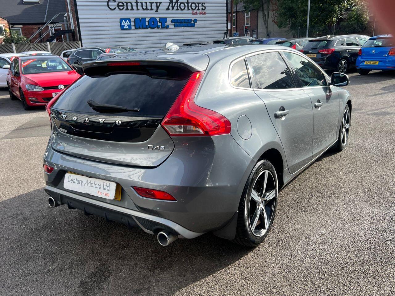 Volvo V40 - Image 10