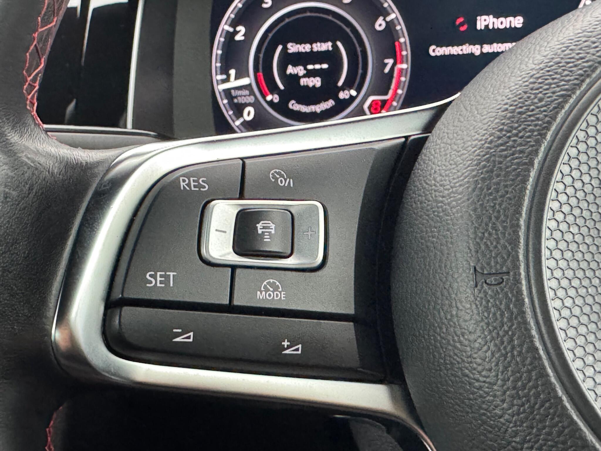 Volkswagen Golf - Image 18