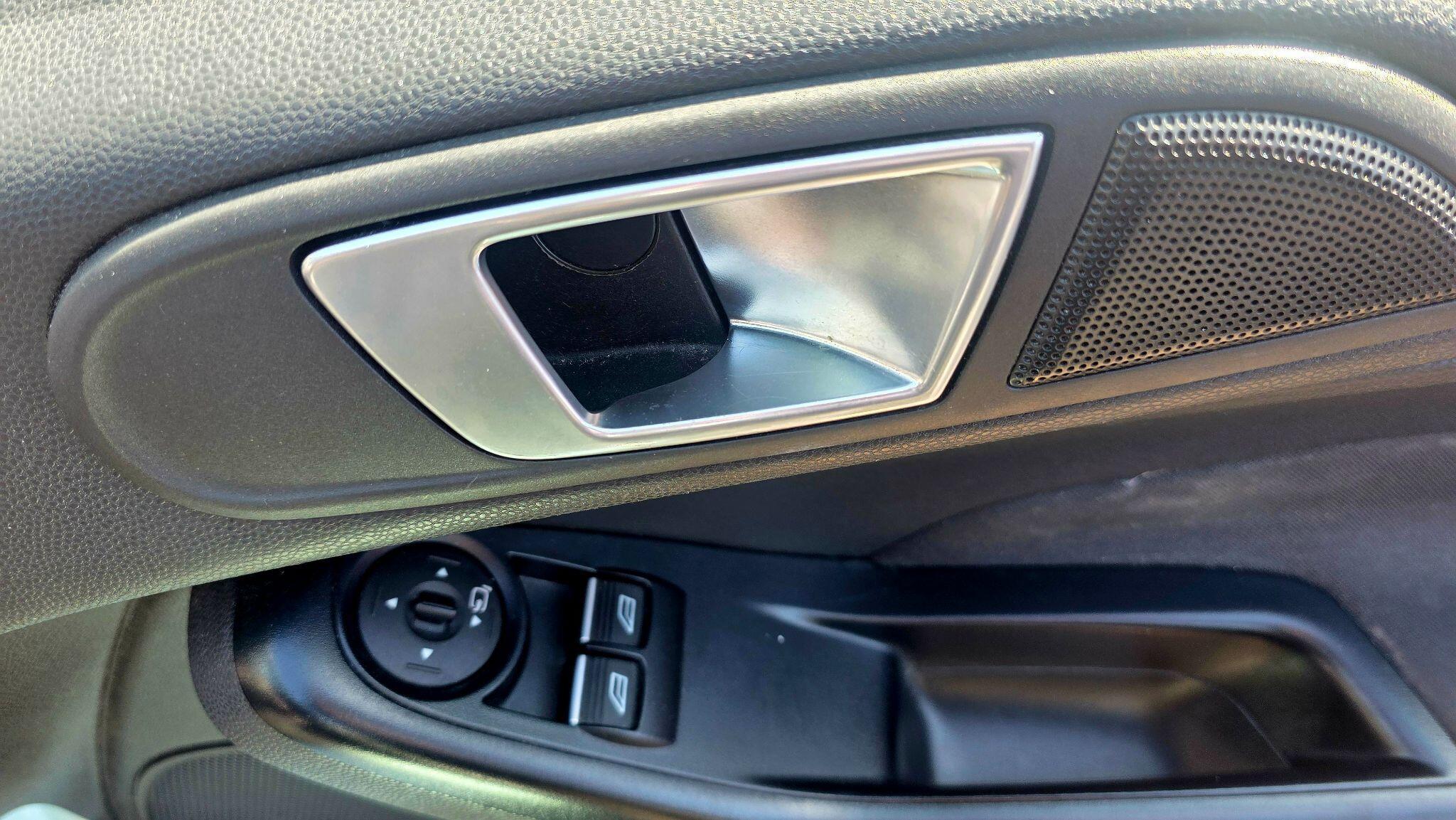 Ford Fiesta - Image 19