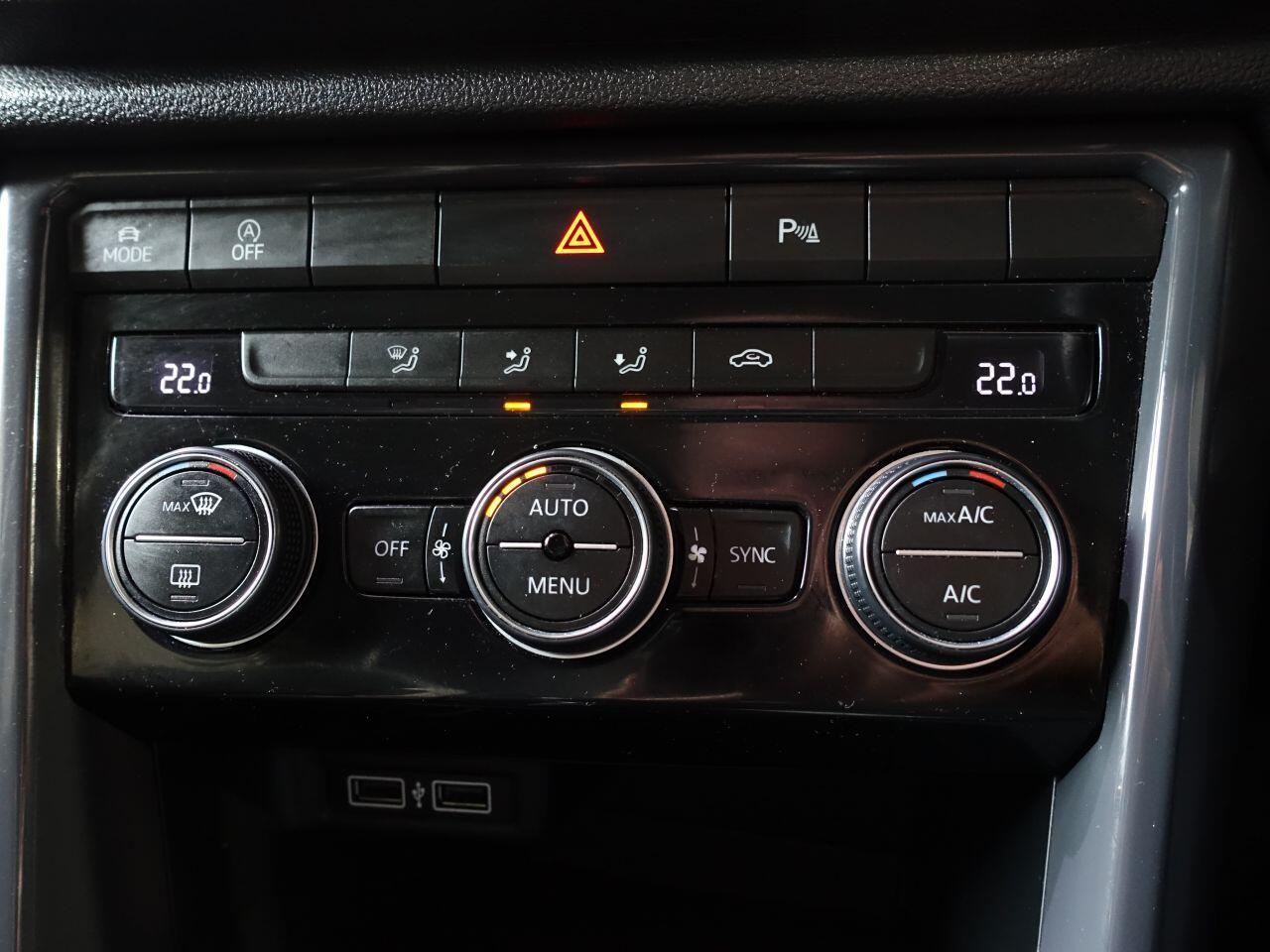 Volkswagen T-Roc - Image 23