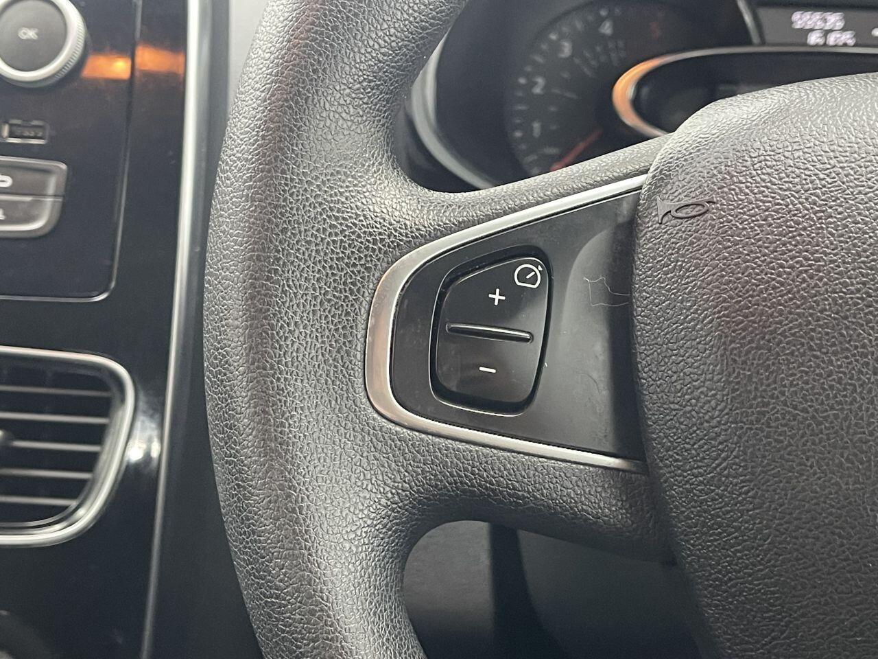 Renault Clio - Image 37