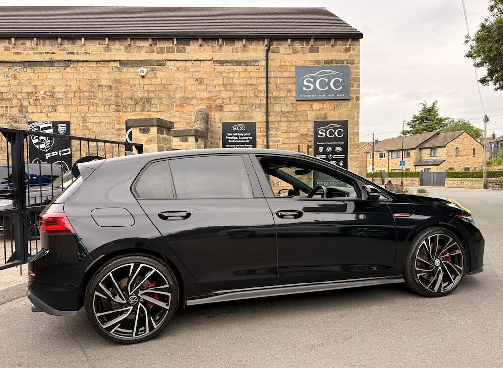 Volkswagen Golf - Image 12