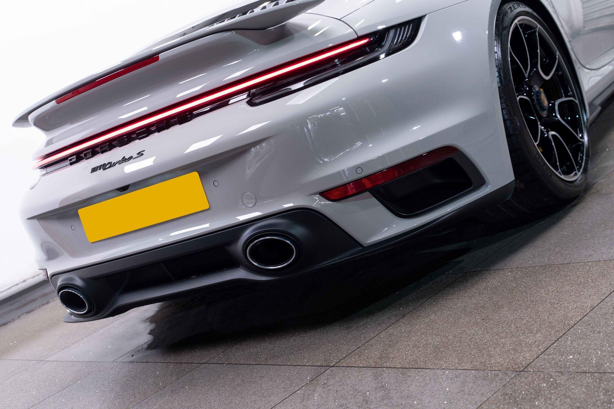 Porsche 911 - Image 15