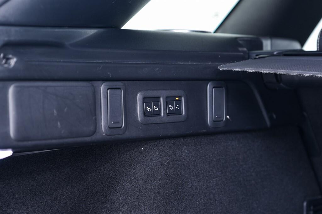 Land Rover Range Rover Velar - Image 41