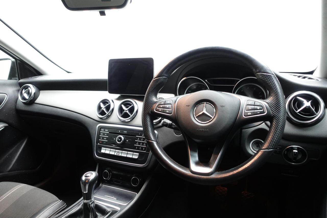 Mercedes-benz GLA - Image 15