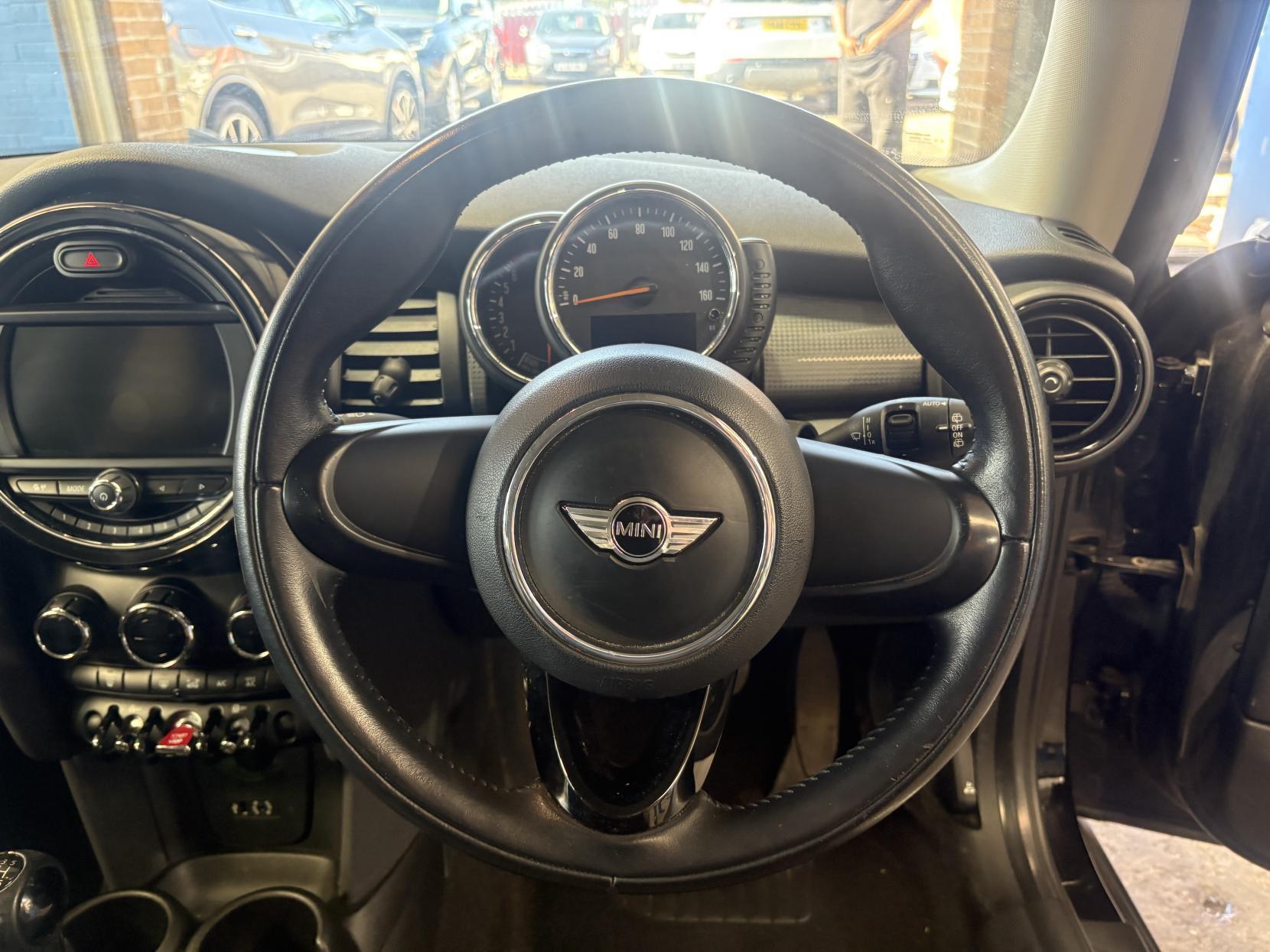 MINI Hatch - Image 11