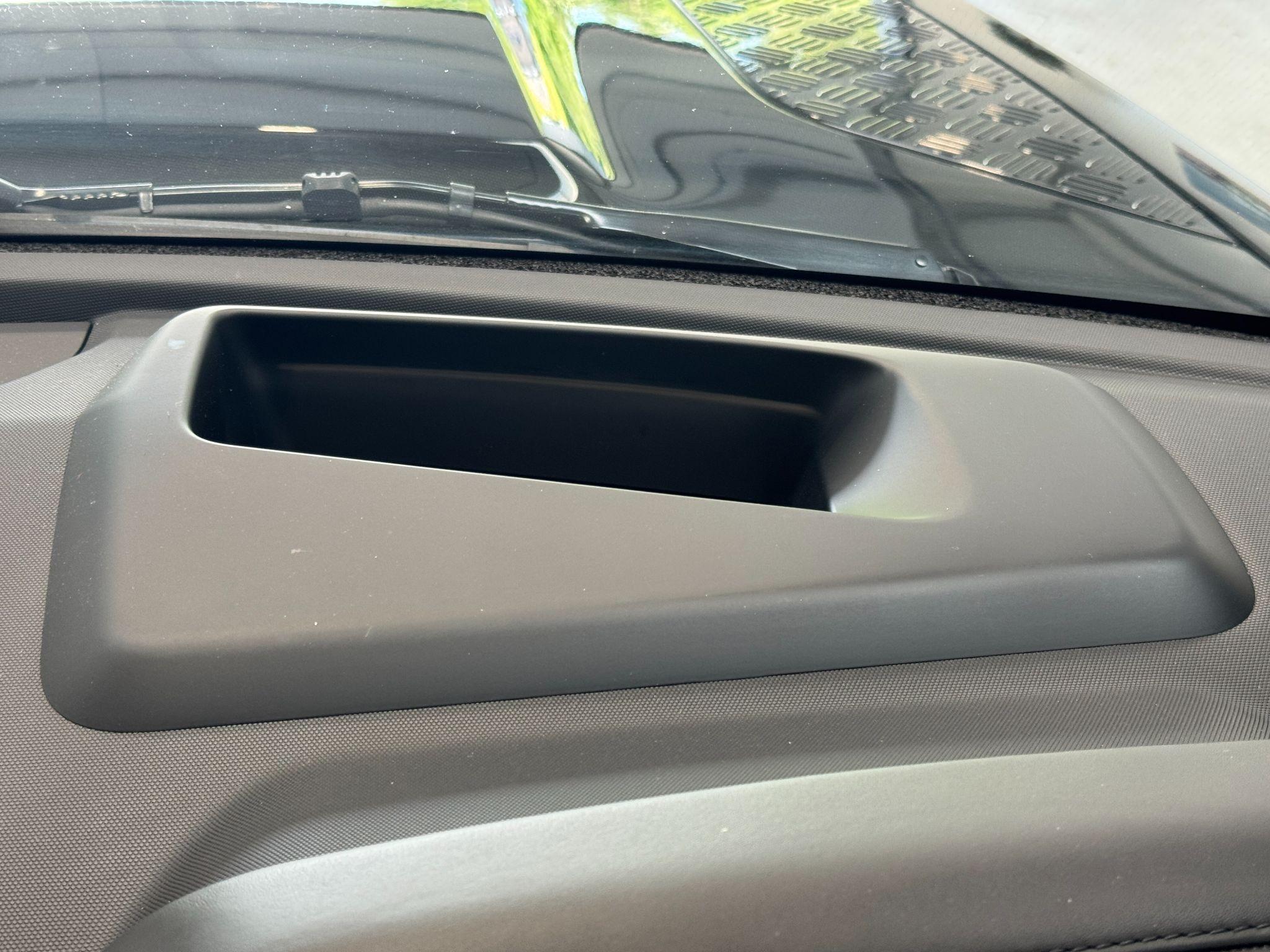 Land Rover Defender 90 - Image 63