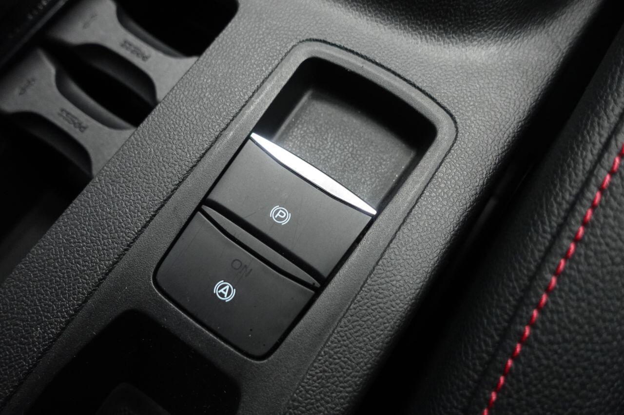 Ford Focus - Image 49