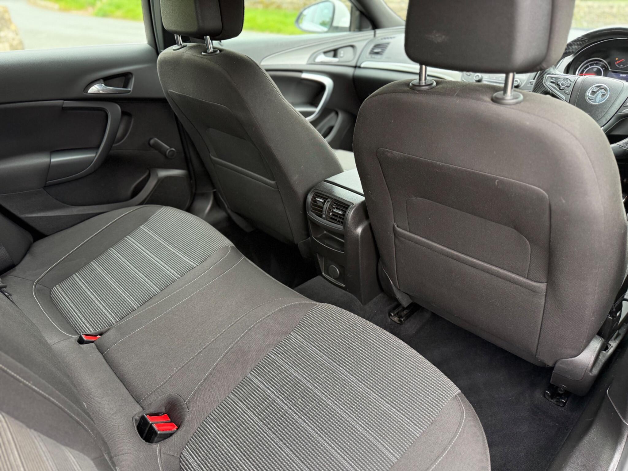 Vauxhall Insignia - Image 10