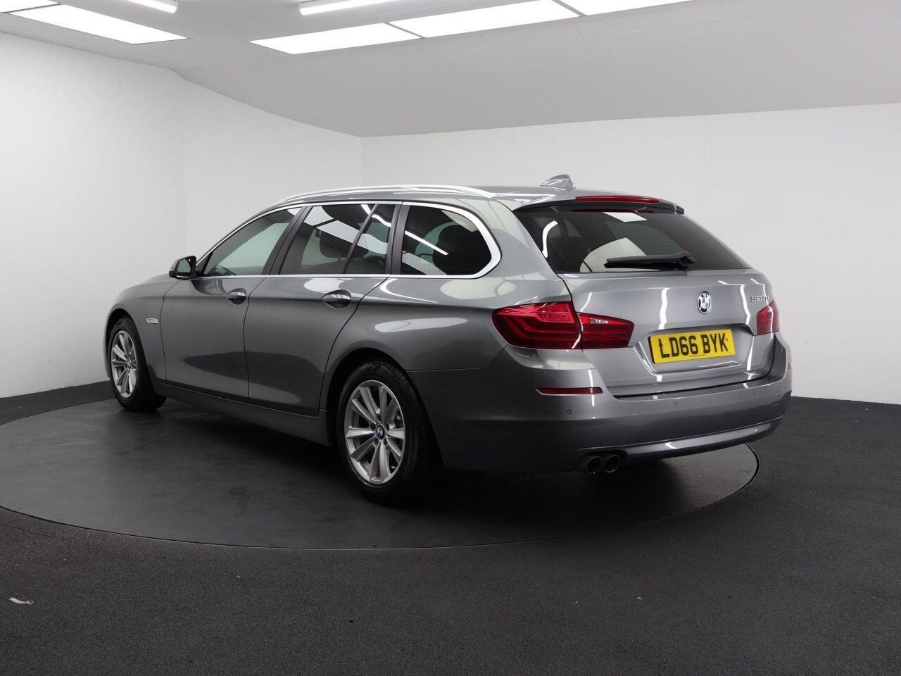BMW 5 Series - Image 9