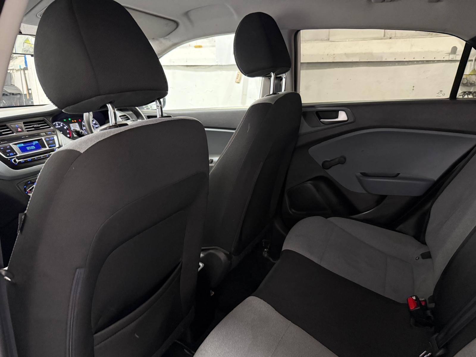 Hyundai i20 - Image 17