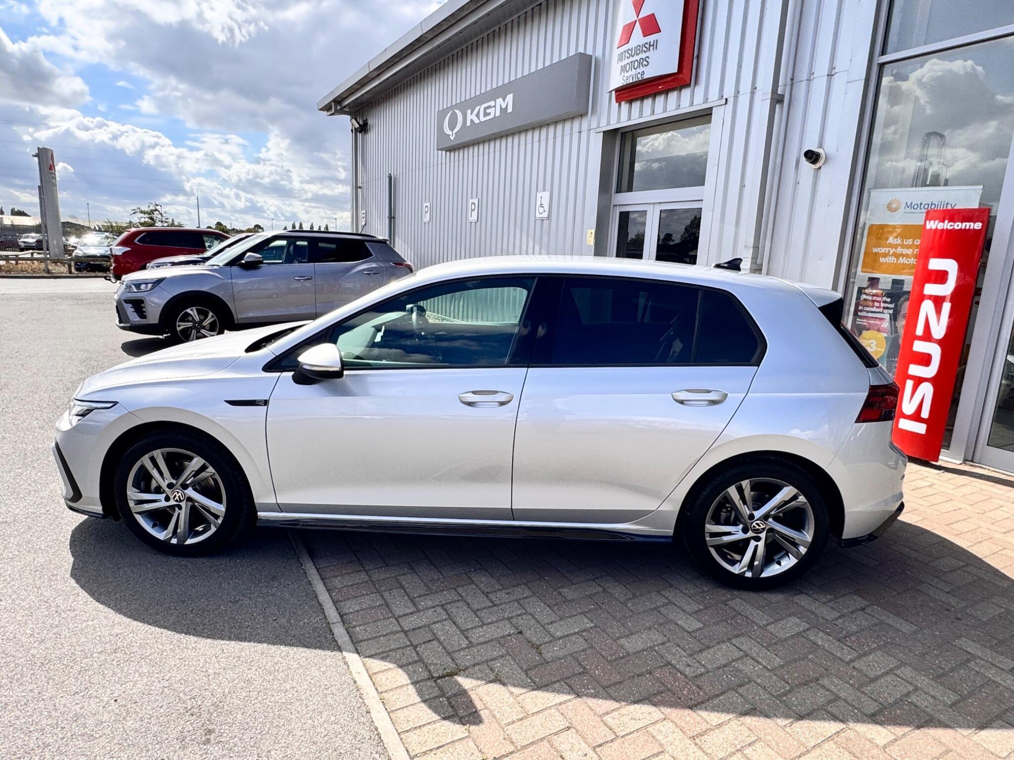 Volkswagen Golf - Image 4