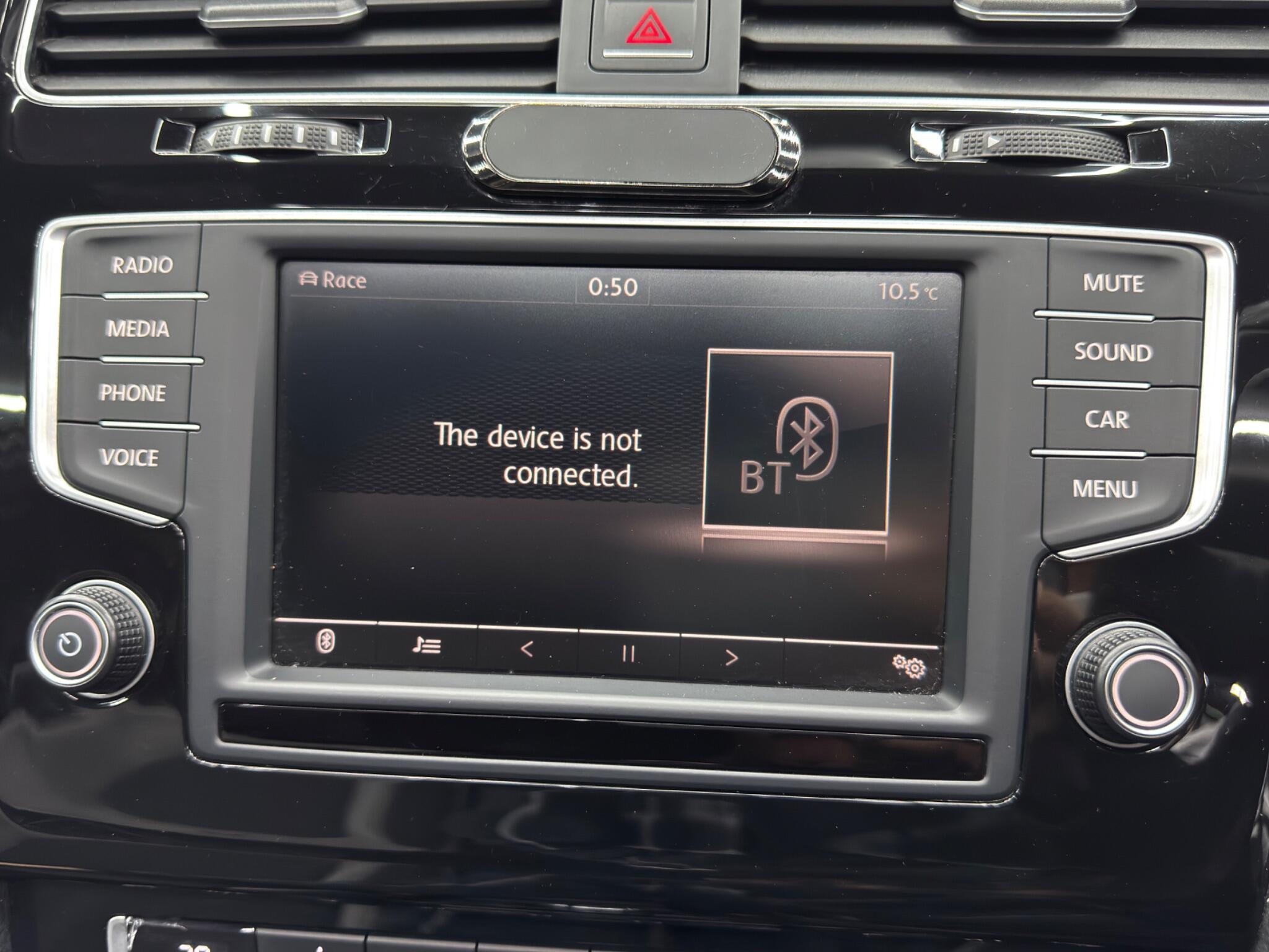 Volkswagen Golf - Image 30