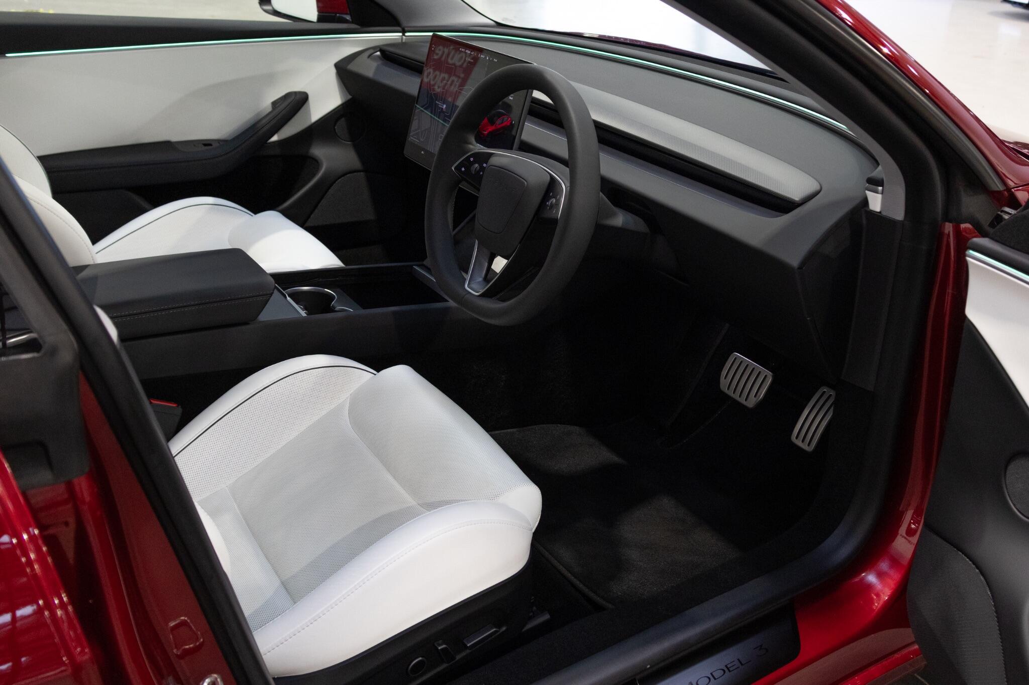 Tesla Model 3 - Image 13