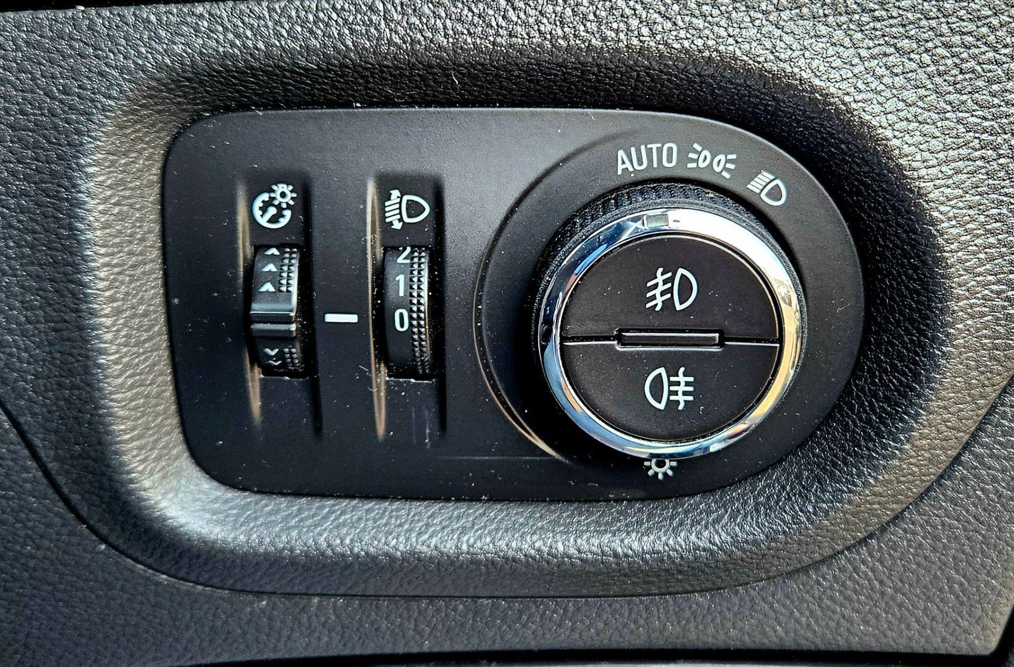 Vauxhall Astra - Image 29