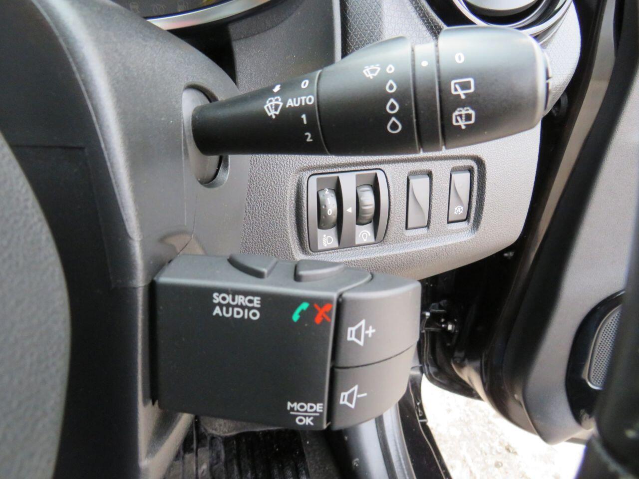 Renault Clio - Image 19