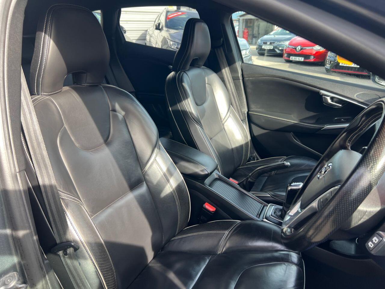 Volvo V40 - Image 15