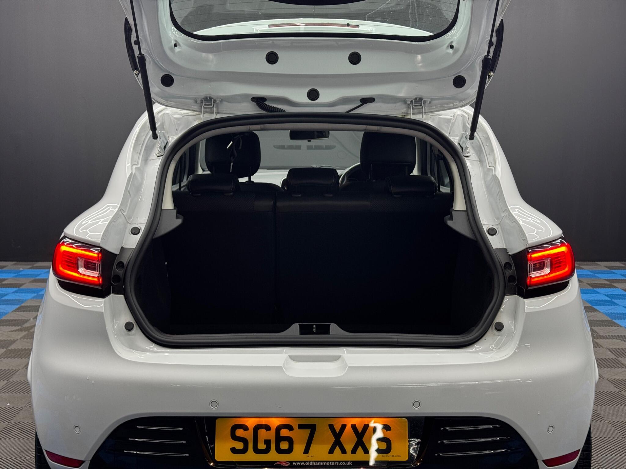 Renault Clio - Image 34