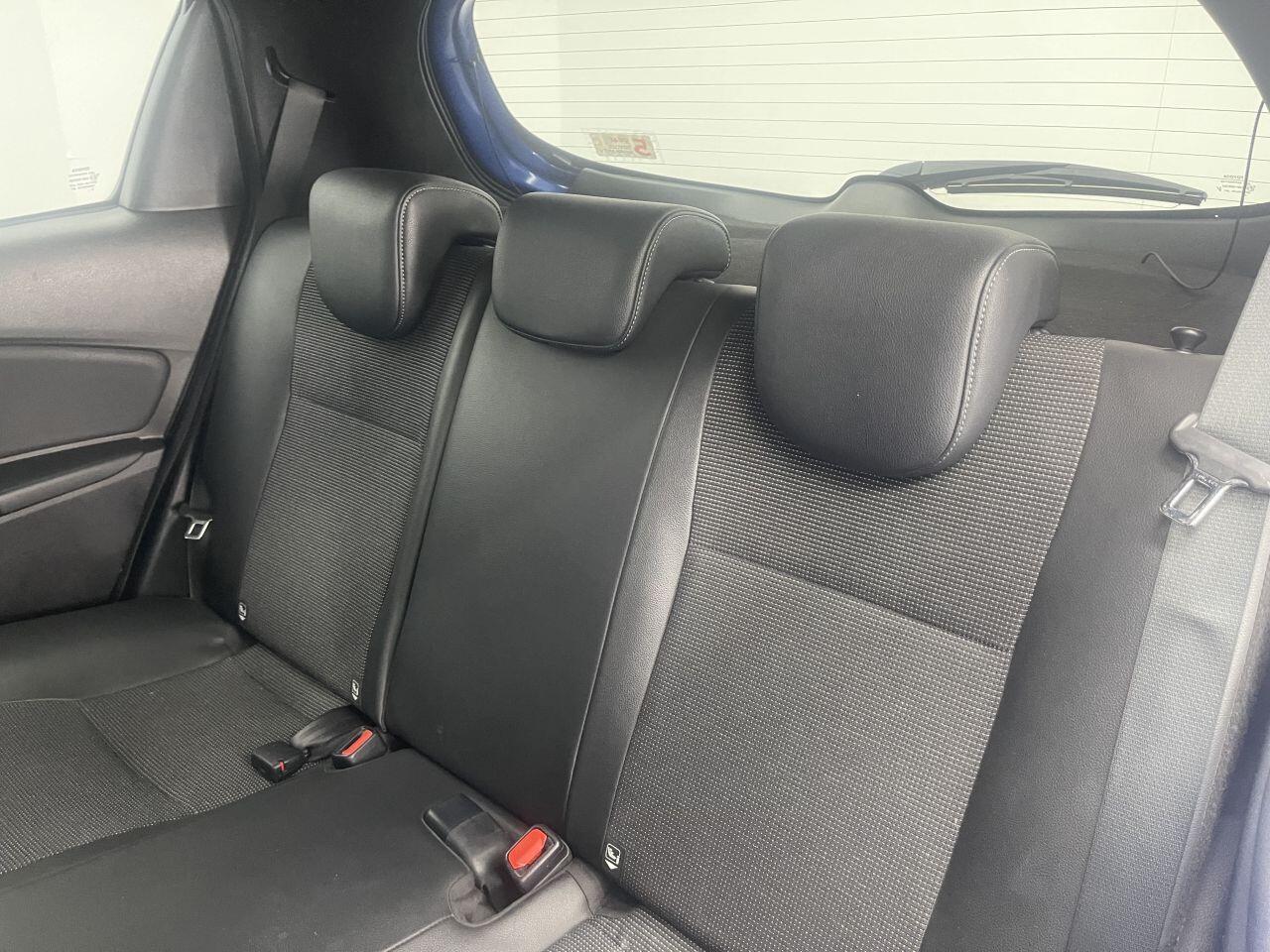 Toyota Yaris - Image 15