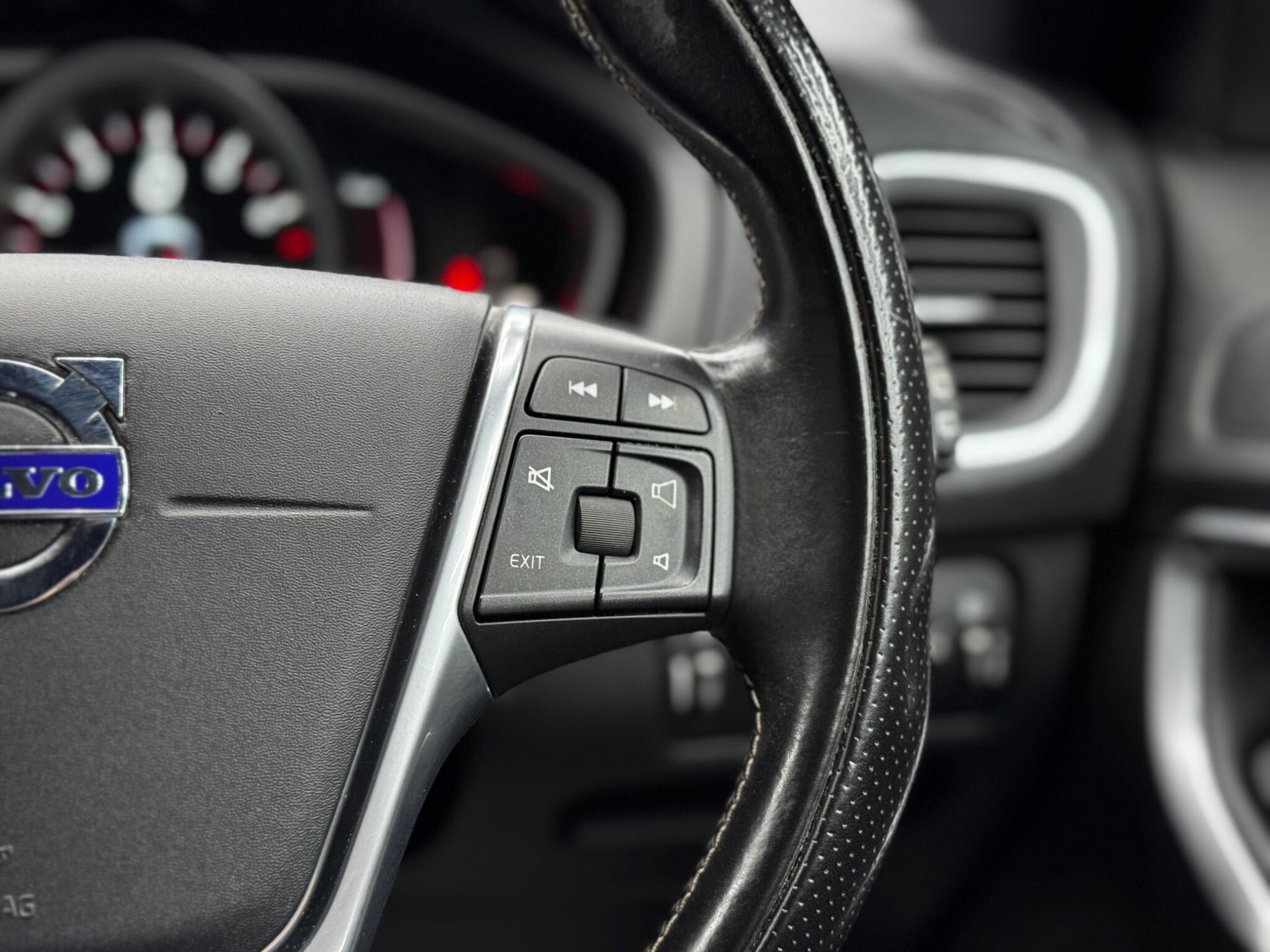 Volvo V40 - Image 20