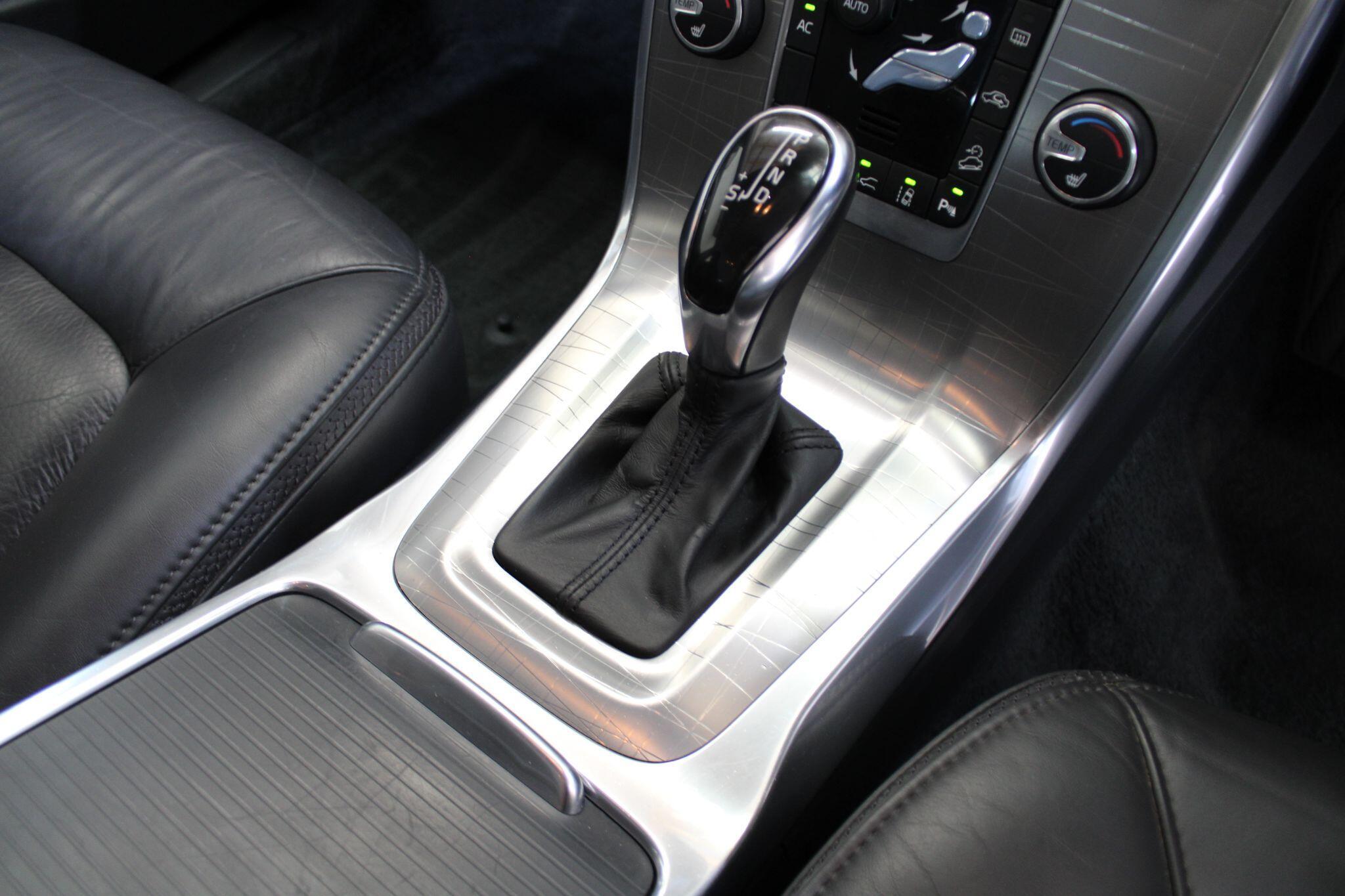 Volvo XC70 - Image 51