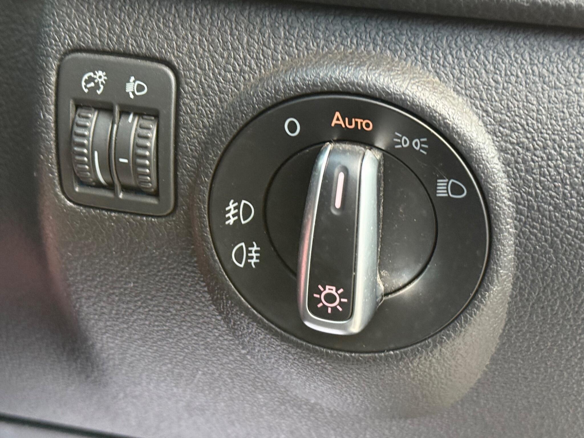 Volkswagen Tiguan - Image 21