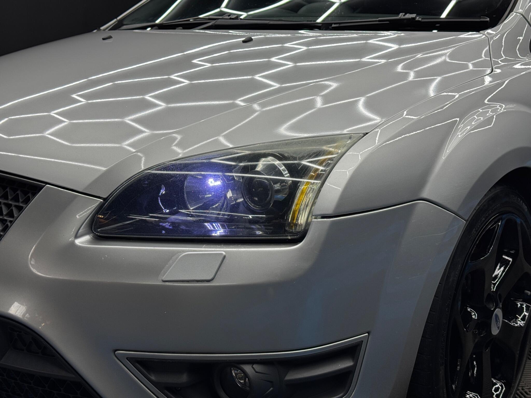 Ford Focus - Image 35