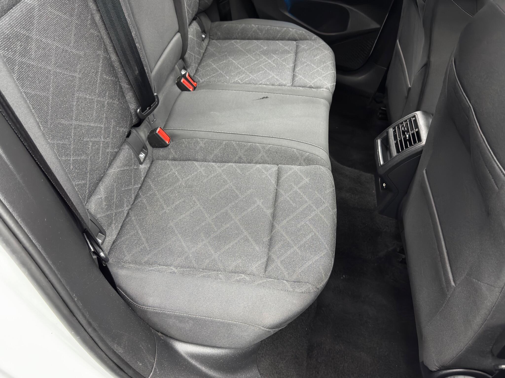 Volkswagen Golf - Image 16