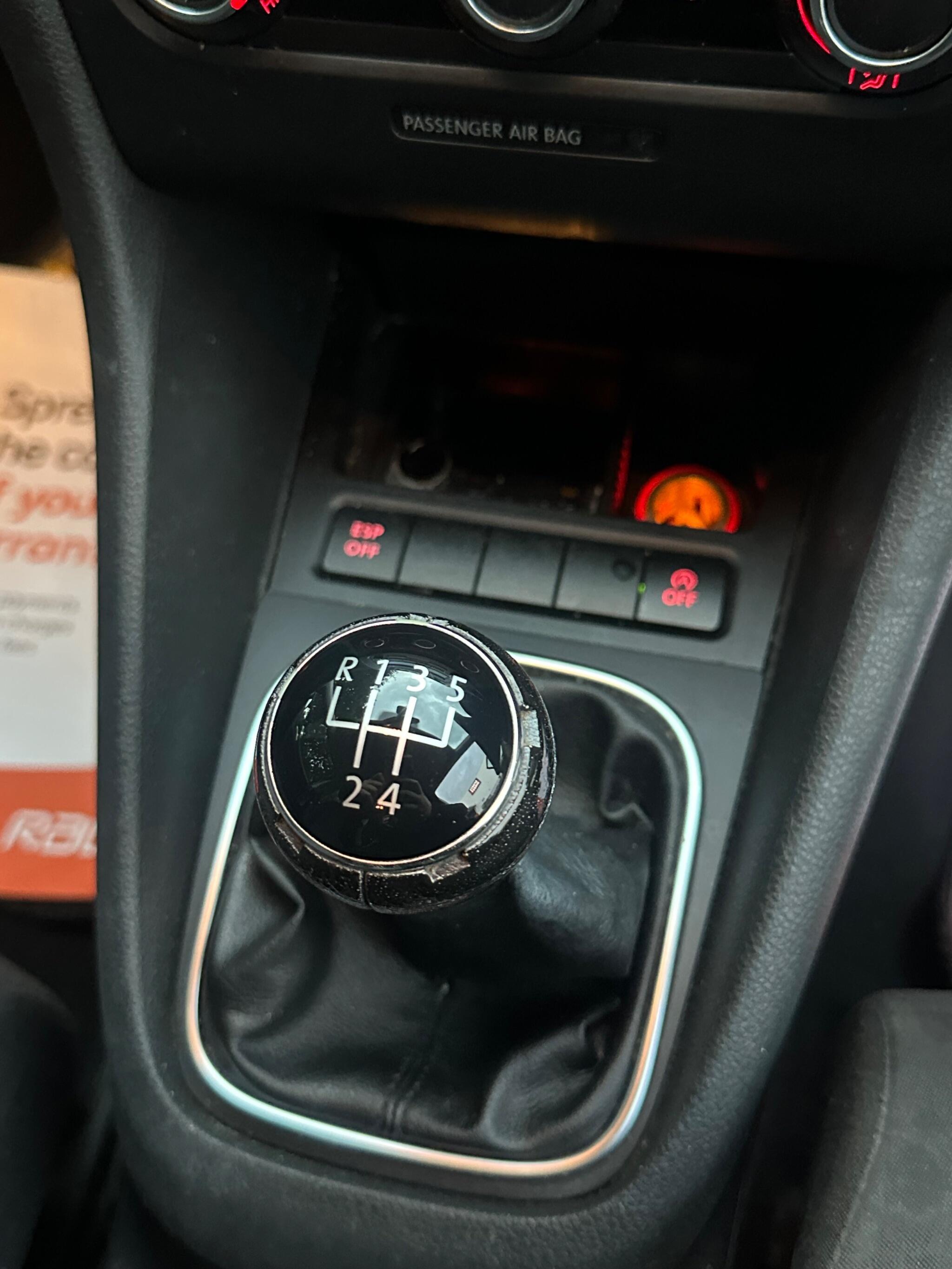 Volkswagen Golf - Image 20