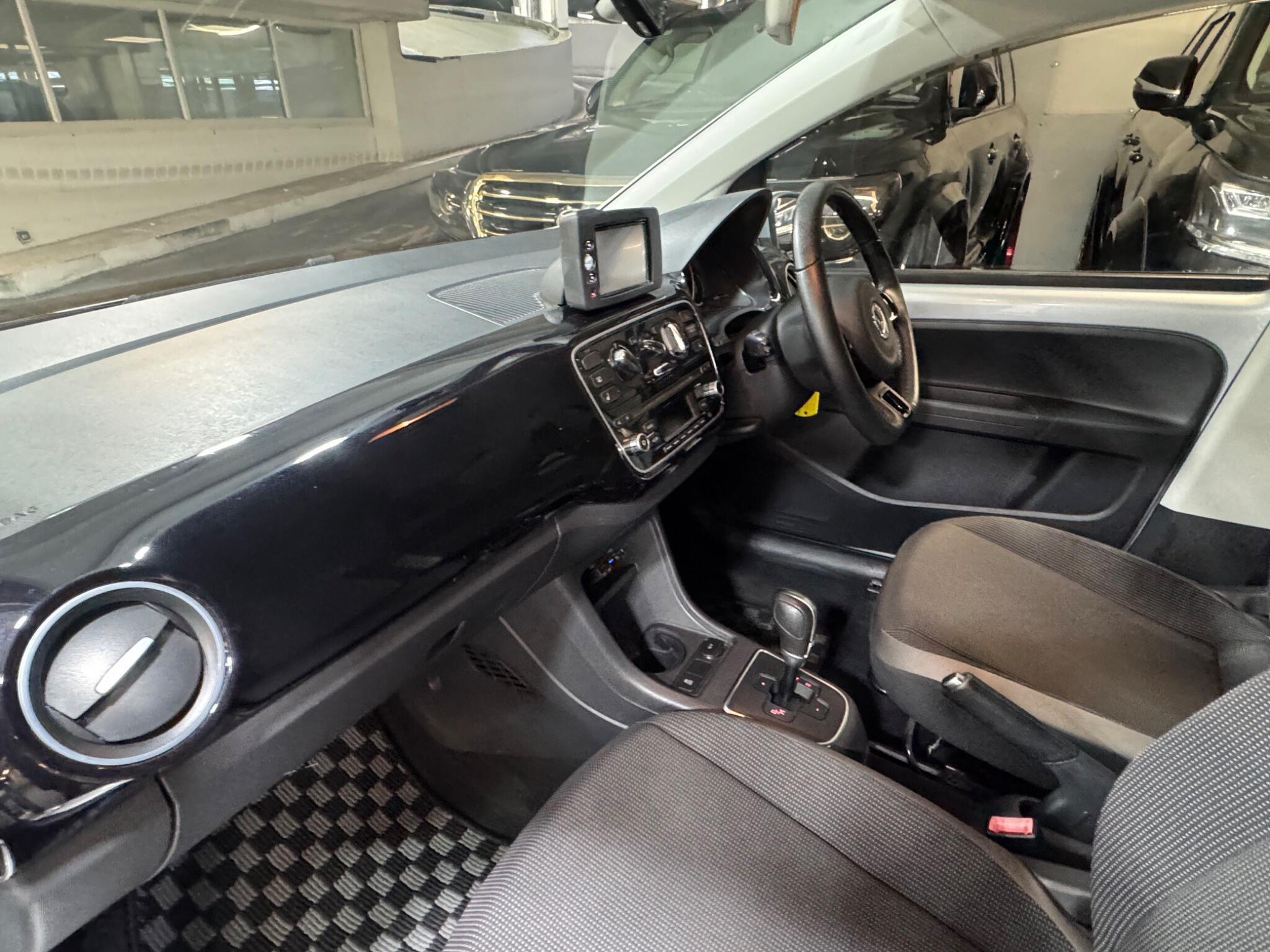 Volkswagen up! - Image 9