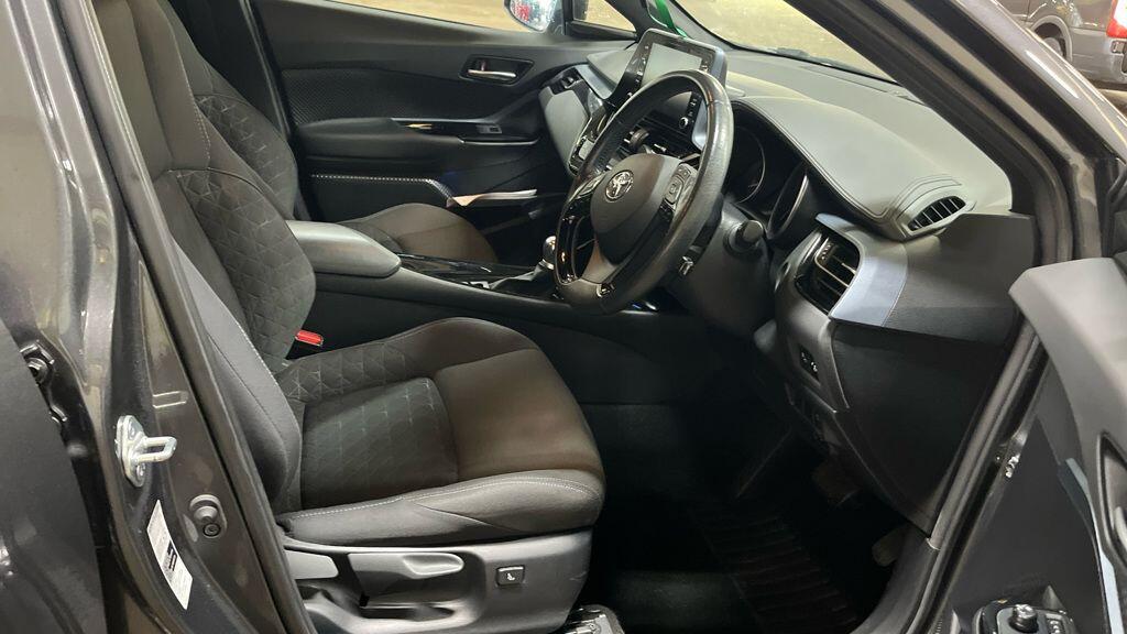 Toyota C-Hr - Image 2
