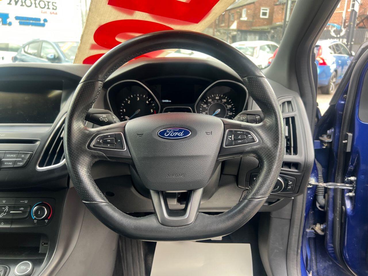 Ford Focus - Image 22