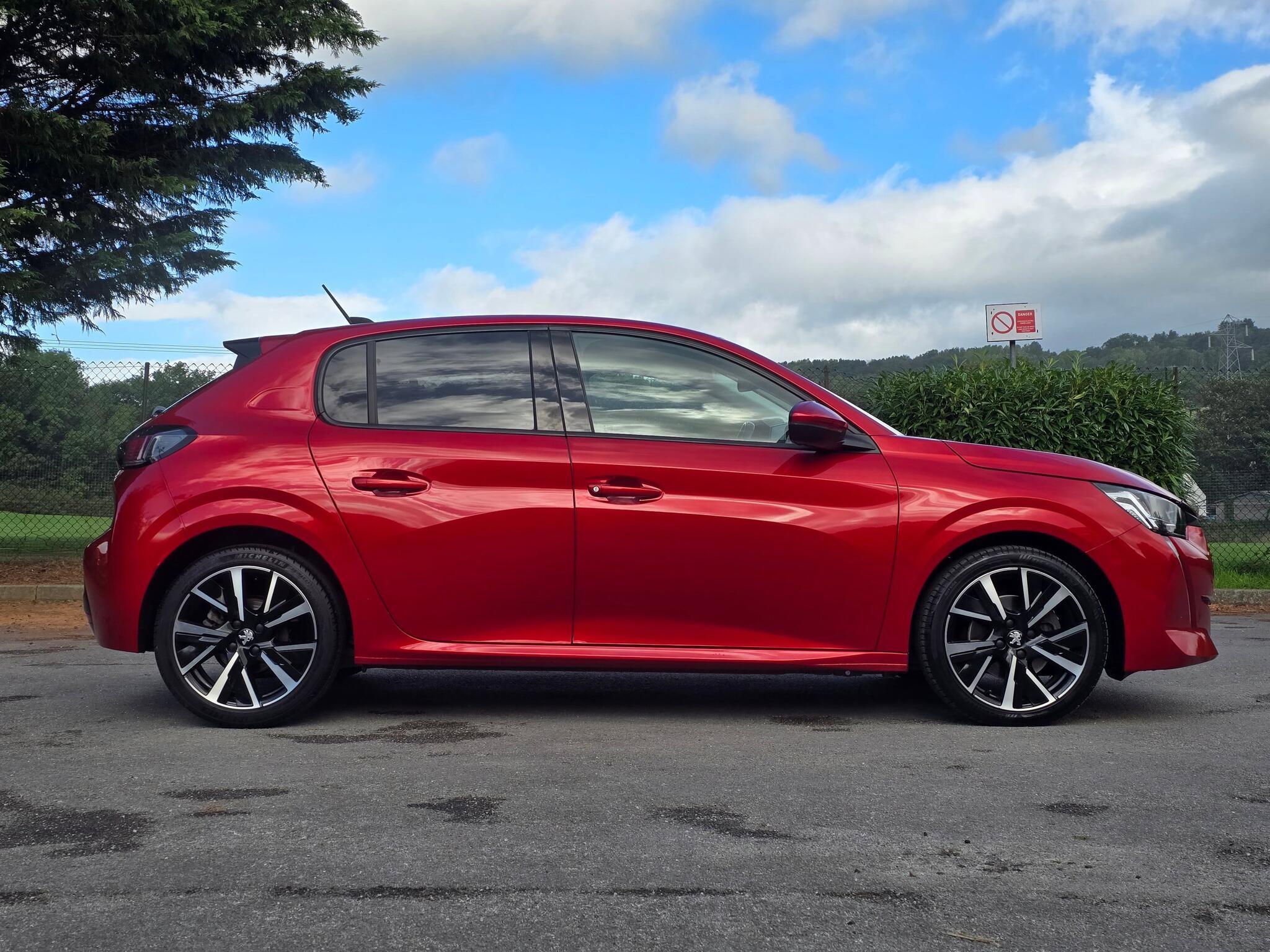 Peugeot 208 - Image 17